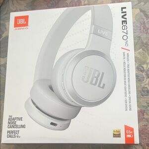 JBL Live 670NC Wireless On-Ear Adaptive Noise Cancelling Headphones (White) NEW!